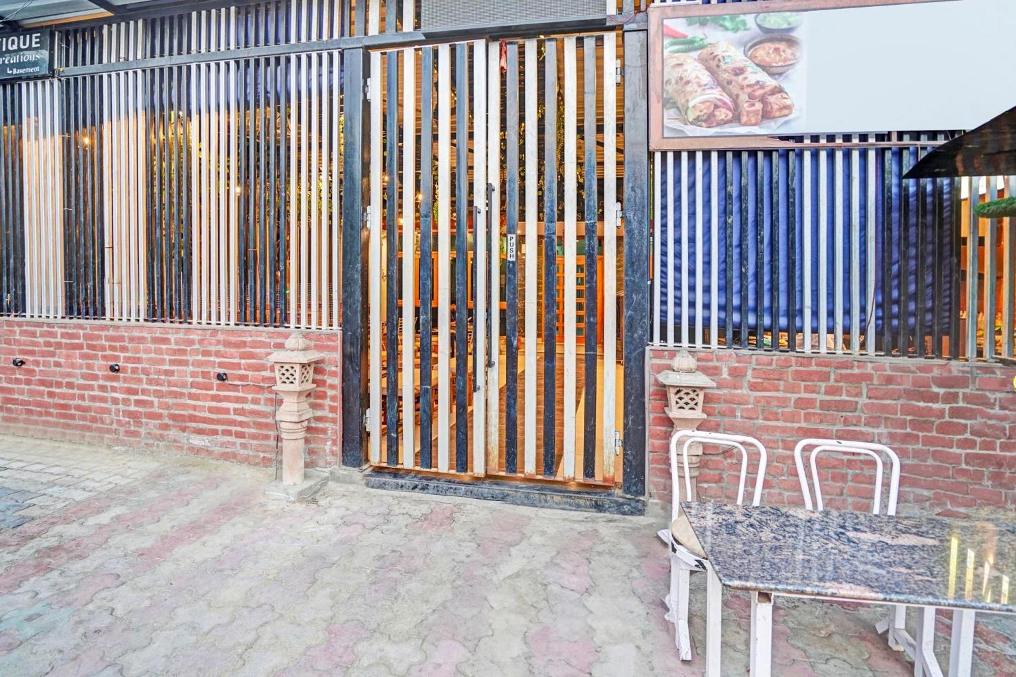 Super Collection O Mathura Near Railway Station Exterior foto